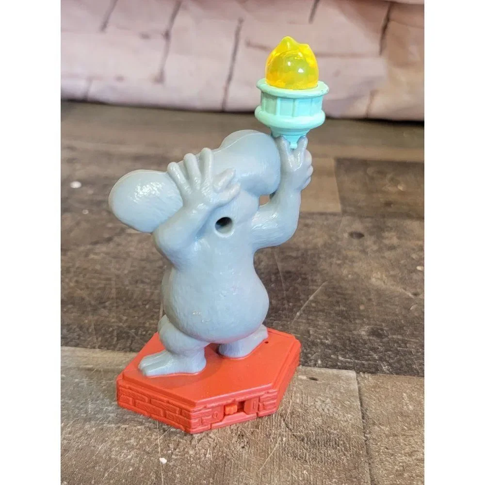 McDonald's wild‎ Nigel koala bear statue 2006 Disney toy figure